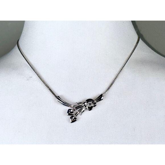 Monet Jewelry - Vintage Monet Silver Herringbone Heart Flower Pendant Signed Collar Necklace